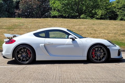 Porsche Cayman GT4 8