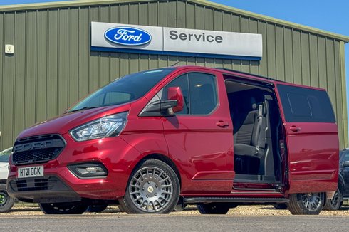 Ford Transit Custom Crew Cab SWB L1H1 Low Roof Limited 300 Air Con Alloys Sensors EURO 6