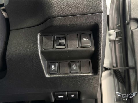 Nissan Qashqai 1.2 DIG-T N-Connecta 2WD Euro 6 (s/s) 5dr 60