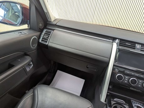 Land Rover Discovery 3.0 Discovery Luxury HSE TD6 Auto 4WD 5dr 55