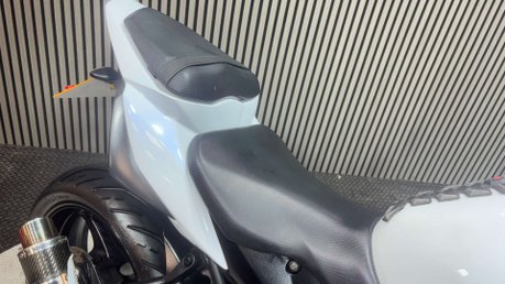 Suzuki GSR750 2011 ONLY 24K SPORTS EXHAUST LONG MOT NAKED BIKE 19