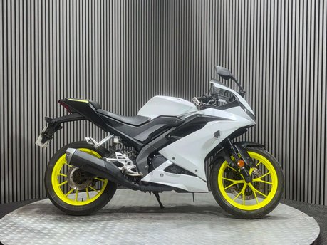 Yamaha R125 2019 NEW SHAPE ONLY 10K RUNNING LIGHT PROJECT SPORTS BIKE 125CC