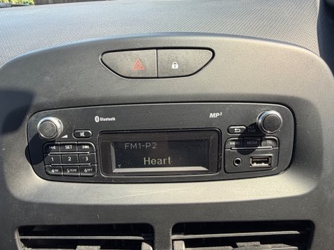Renault Clio 1.2 16v EXPRESSION PLUS 15