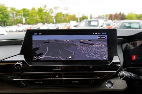 Citroen C5 X PURETECH SHINE PLUS S/S EAT8 28
