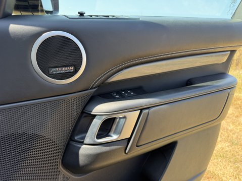 Land Rover Discovery SD6 HSE LUXURY 23