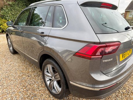 Volkswagen Tiguan 2.0 TDI BlueMotion Tech SEL DSG 4Motion Euro 6 (s/s) 5dr 12