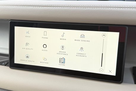 Land Rover Defender XS EDITION 38