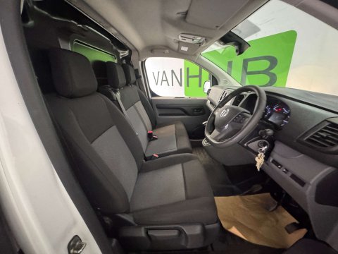 Vauxhall Vivaro 1.5 Vivaro F2900 Dynamic S/S 10