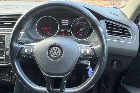 Volkswagen Tiguan SE NAVIGATION TDI BMT DSG -FRONT + REAR CAMERAS  6