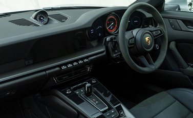 Porsche 911 (992) Carrera GTS 15