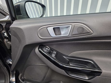 Ford Fiesta 1.6 Zetec Hatchback 5dr Petrol Powershift Euro 5 (105 ps) 9