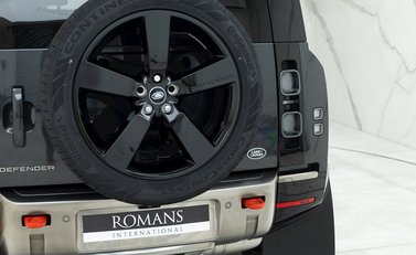Land Rover Defender 90 X D300 21