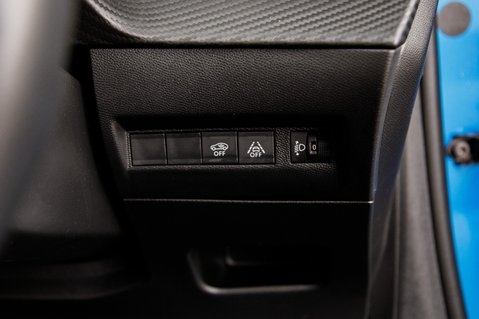 Peugeot 208 ALLURE PREMIUM 17