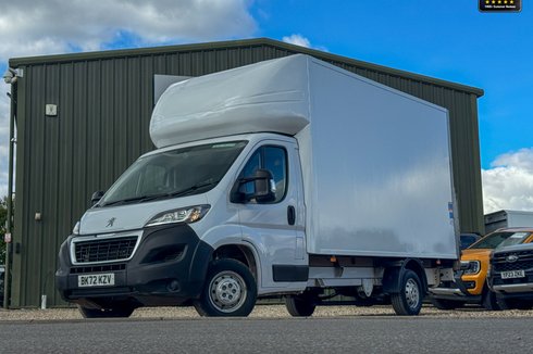 Peugeot Boxer XLWB L4 Luton Bluehdi 335 Air Con Tail Lift EURO 6 SELECT