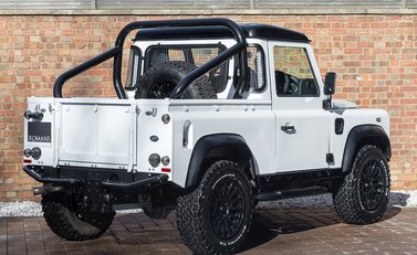 Land Rover Defender 90 Bowler Edition 7