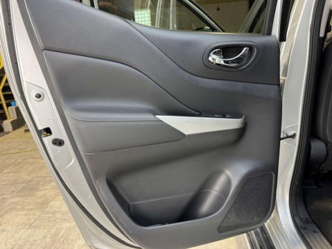 Nissan Navara 2.3 Navara Tekna dCi Auto 4WD 5dr 72