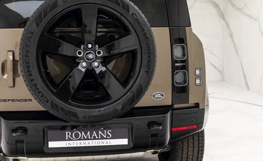 Land Rover Defender 110 X P400e 25