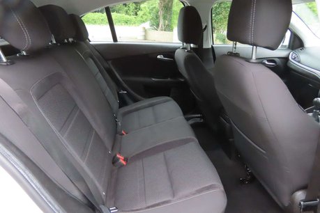 Fiat Tipo 1.4 MPI Lounge Euro 6 5dr 9