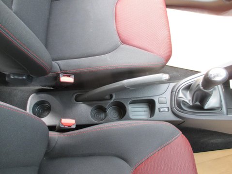 Renault Clio 1.2 16V Play Euro 6 5dr 39