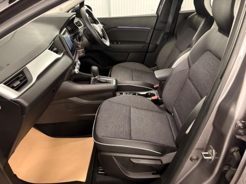 Renault Captur 1.6 E-TECH techno Auto Euro 6 (s/s) 5dr 8
