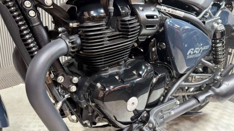 Royal Enfield Shotgun 2025 ONLY 2K GREAT CONDITION MOT 2028 LARGE TOP BOX 19