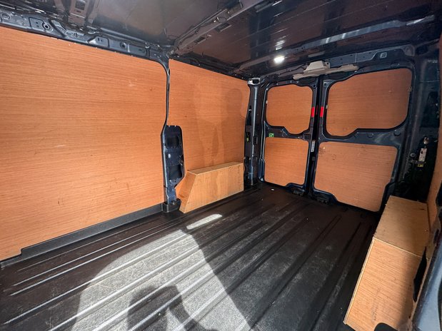 Ford Transit Custom SWB L1H1 Low Roof Limited 300 Air Con Alloys Camera Sensors EURO 6 11