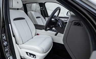 Rolls-Royce Cullinan Series II BLACK BADGE 11
