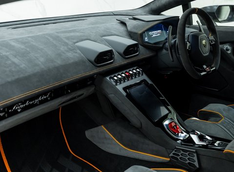 Lamborghini Huracan STERRATO 18