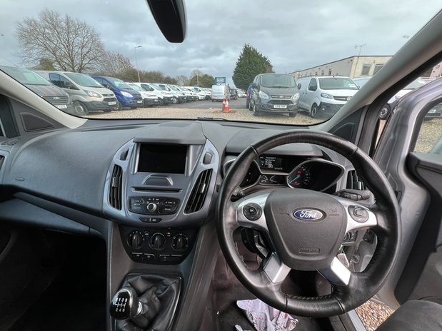 Ford Transit Connect SWB L1H1 Limited 200 Air Con Alloys Camera Sensors EURO 6 NO VAT 37