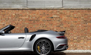 Porsche 911 Turbo Cabriolet (991.2) 30