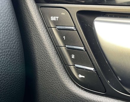 Porsche Macan 3.0 Macan S Semi-Auto 4WD 5dr 71