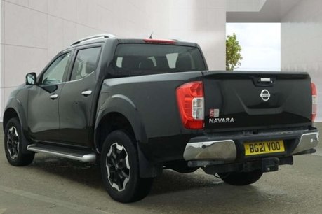 Nissan Navara 2.3 dCi Tekna Pickup Double Cab 4dr Diesel Auto 4WD Euro 6 (190 ps) 3