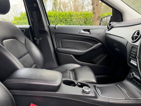 Mercedes-Benz B Class 2.1 B200d Sport (Executive) 7G-DCT Euro 6 (s/s) 5dr 33