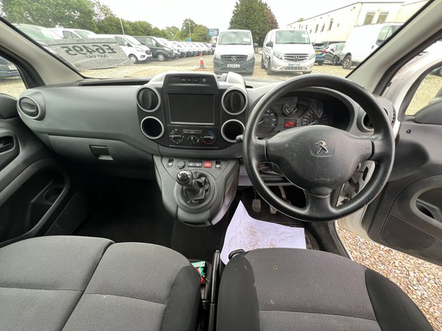 Peugeot Partner SWB L1H1 Low Roof Professional Air Con EURO 6 NO VAT 23