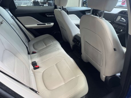 Jaguar F-Pace 2.0 F-PACE Prestige AWD D Auto 4WD 5dr 10