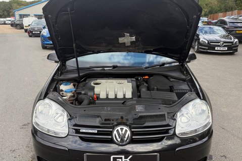 Volkswagen Golf BLUEMOTION MATCH TDI -DEMO +1 OWNER -19 SERVICES -£35 ROAD TAX -SUNROOF 52