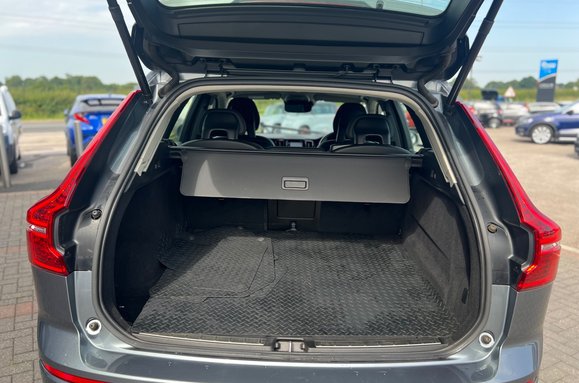 Volvo XC60 D4 MOMENTUM AWD AUTO 36