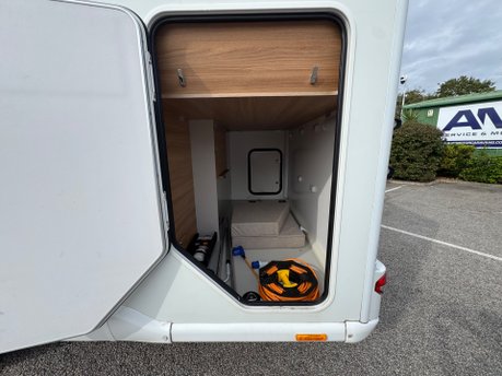 Bailey Adamo 75-4T 2x sigle beds and garage 9