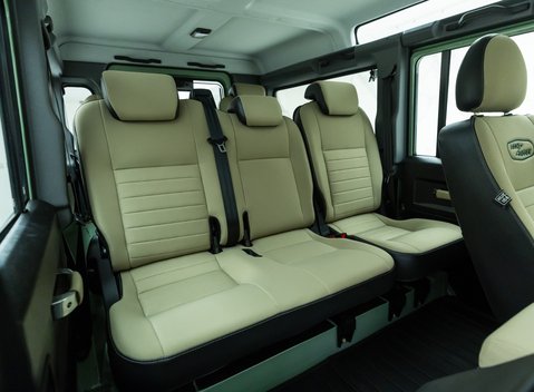 Land Rover Defender 110 HERITAGE 16