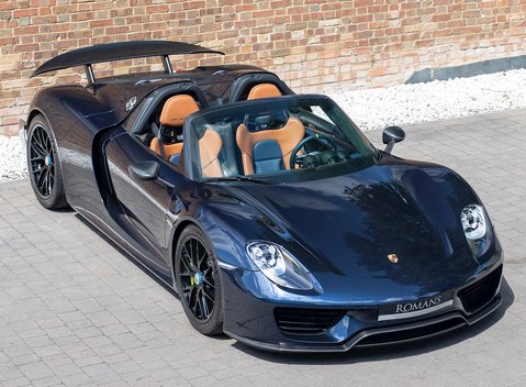 Porsche 918 Spyder Weissach 8