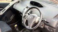 Toyota Yaris 1.3 VVT-i TR Hatchback 5dr Petrol Manual (141 g/km, 85 bhp) 23