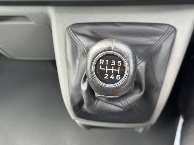Ford Transit Custom SWB L1H1 Low Roof Limited 300 Air Con Alloys Camera Sensors Euro 6 40