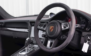 Porsche 911 Carrera 4 GTS (991.2) 11
