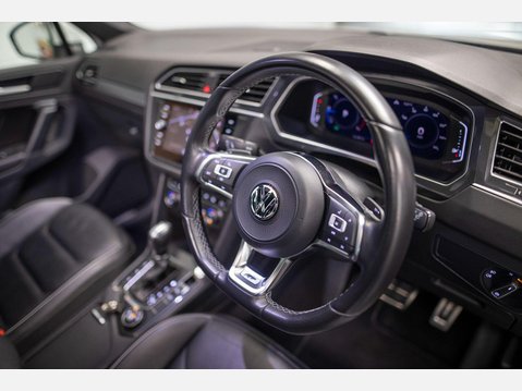 Volkswagen Tiguan 2.0 TDI R-Line Tech DSG 4Motion Euro 6 (s/s) 5dr 23