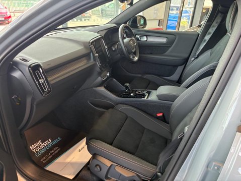 Volvo XC40 2.0 B4 MHEV Plus Dark DCT Auto Euro 6 (s/s) 5dr 16