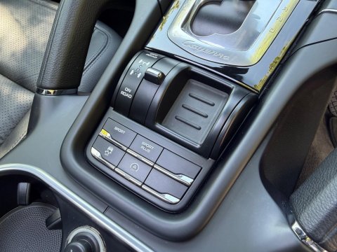 Porsche Cayenne D V6 TIPTRONIC S 44