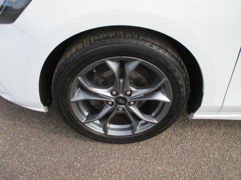 Ford Focus 1.0T EcoBoost ST-Line Euro 6 (s/s) 5dr 12