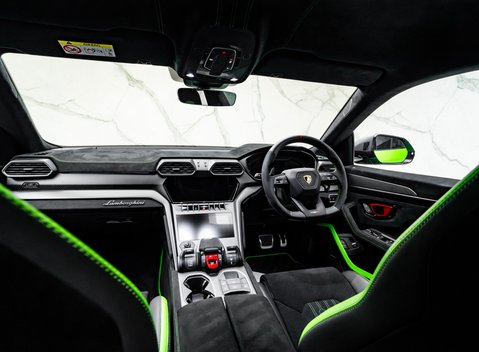 Lamborghini Urus PERFORMANTE 30