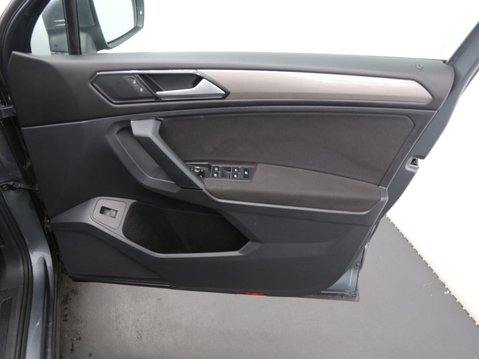 Volkswagen Tiguan Allspace 2.0 TDI SE Nav DSG 4Motion Euro 6 (s/s) 5dr 19