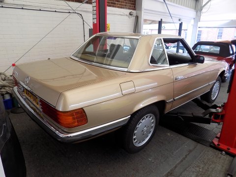 Mercedes-Benz R107 280 SL Sports - LHD 37